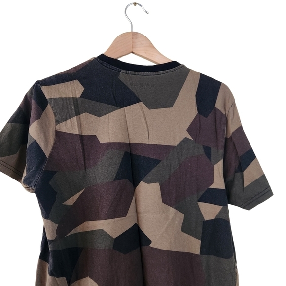 Guess Los Angeles camo short-sleeve Pull-over crew-neck tee-shirt - Picture 4 of 6